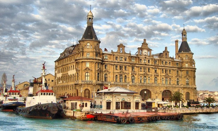 21 Of the Most Stunning Train Stations Around the World 21 Of the Most Stunning Train Stations Around the World