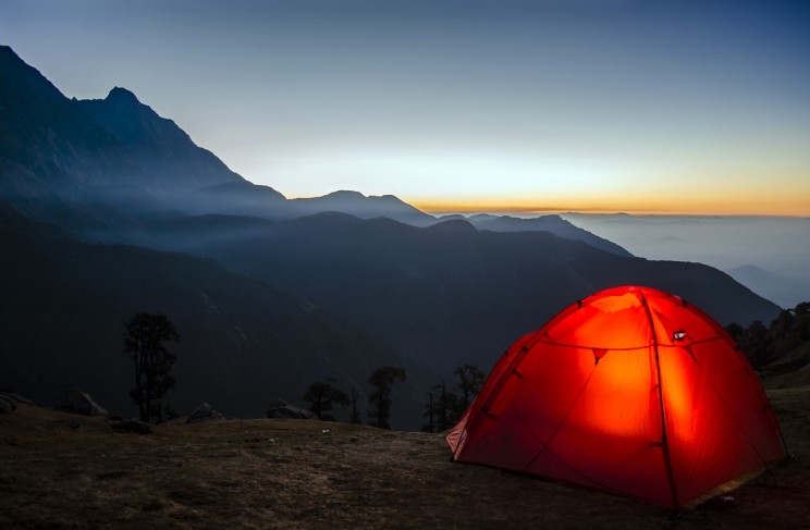30 Apps, Gadgets, and Items You Need For Your Backpacking Adventure