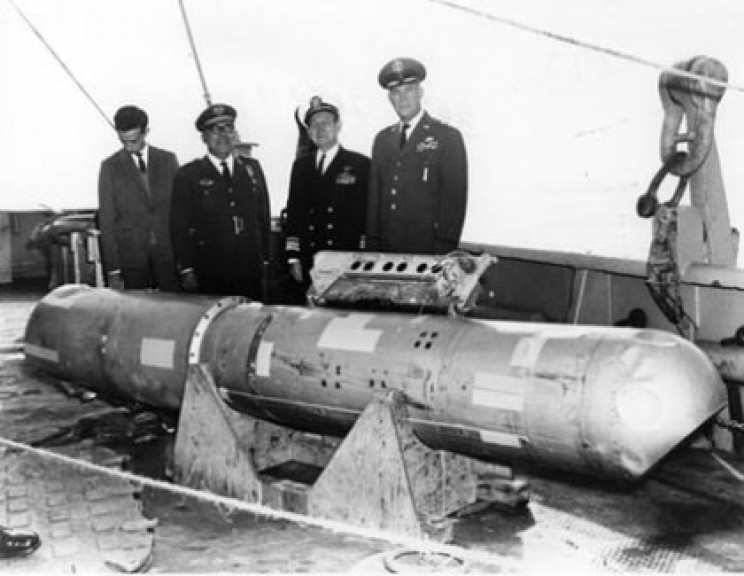 B28RI nuclear bomb B28RI nuclear bomb