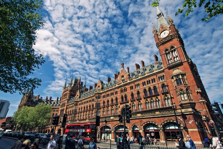 21 Of the Most Stunning Train Stations Around the World 21 Of the Most Stunning Train Stations Around the World