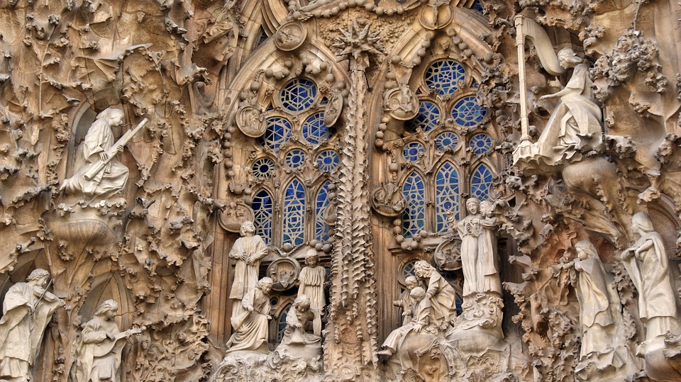 La Sagrada Familia outdoor statues