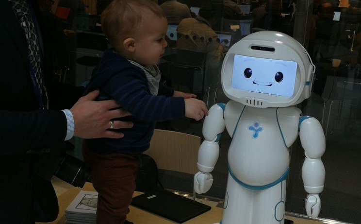 QTrobot autism therapy