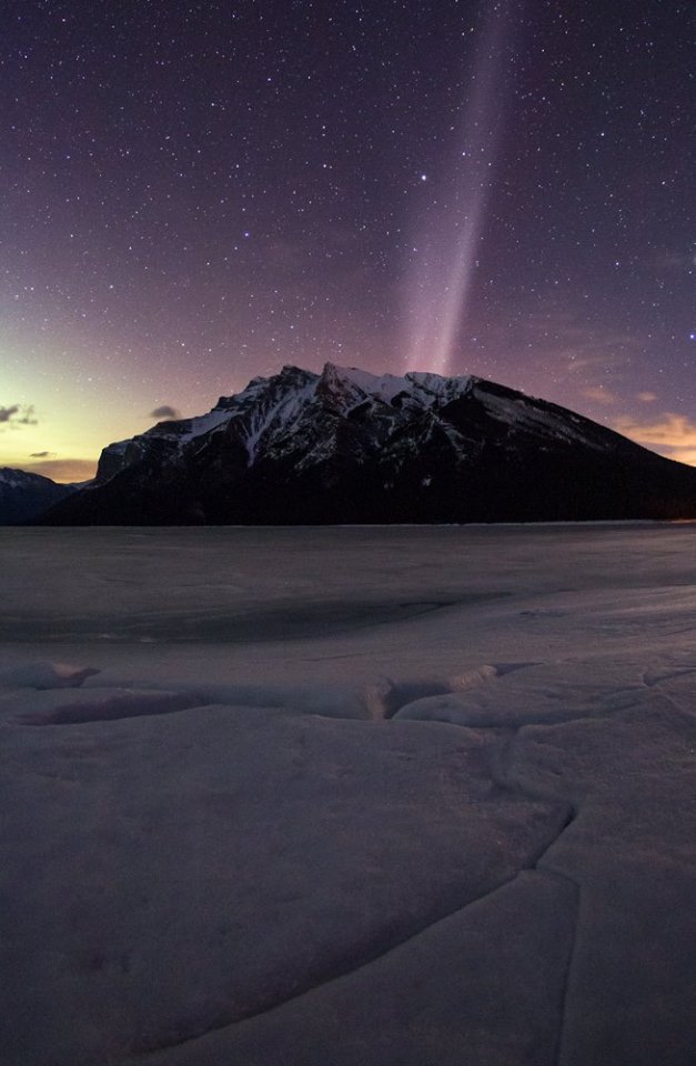 Spectacular Light Phenomenon Skyglow STEVE Not an Aurora, Say Scientists Spectacular Light Phenomenon Skyglow STEVE Not an Aurora, Say Scientists
