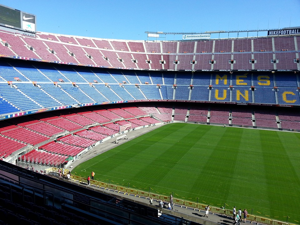 15 of the Most Impressive and Coolest Stadiums Around the World 15 of the Most Impressive and Coolest Stadiums Around the World
