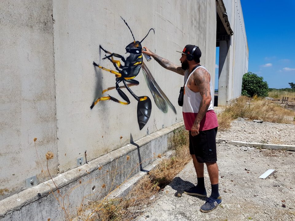 Odeith makes these giant insects pop only using spray paint
