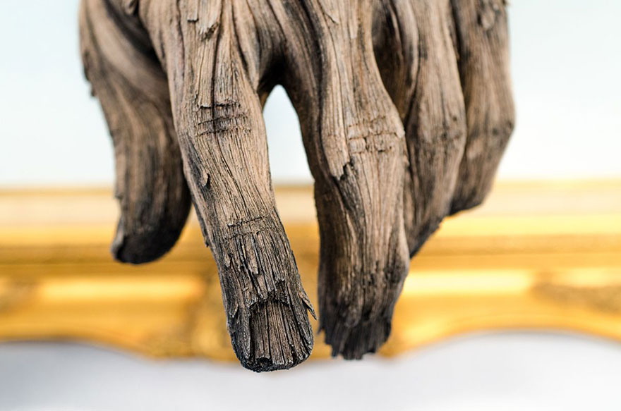 These Hyperrealistic Sculptures That Look Like Wood Are Actually Made of Ceramics These Hyperrealistic Sculptures That Look Like Wood Are Actually Made of Ceramics