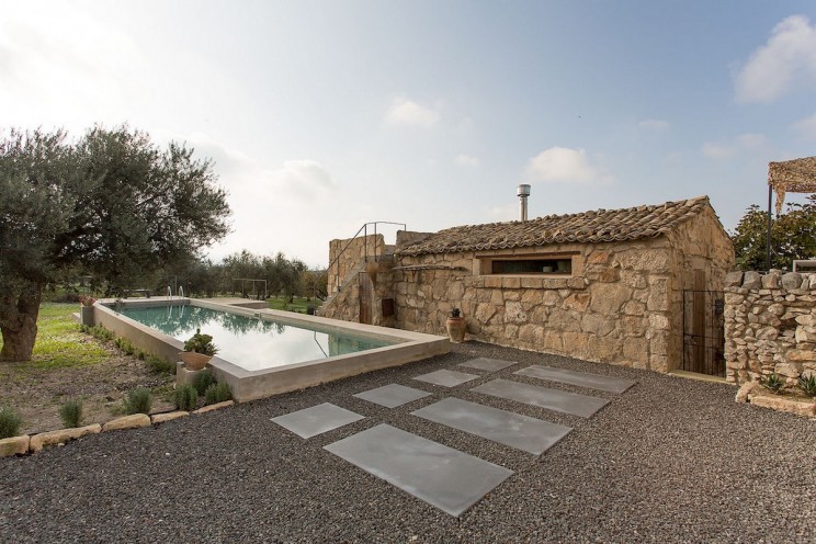 9 Pools and Homes that Will Make You Want to Escape the Winter Cold 9 Pools and Homes that Will Make You Want to Escape the Winter Cold