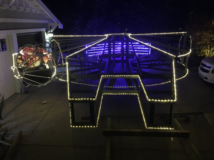 Man Installs Massive Millennium Falcon Spaceship Replica on Top of His Roof Man Installs Massive Millennium Falcon Spaceship Replica on Top of His Roof