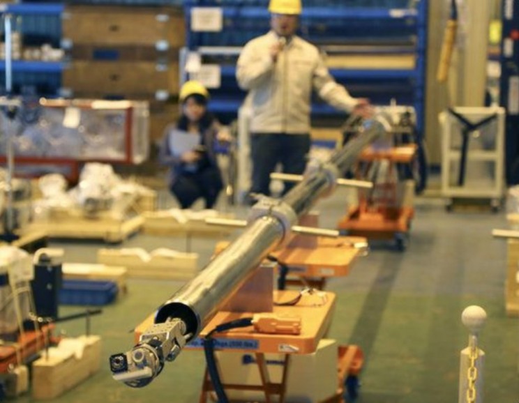 Toshiba Unveils 13 Meter Long Telescoping Camera to Explore the Damaged Nuclear Facility in Fukushima Toshiba Unveils 13 Meter Long Telescoping Camera to Explore the Damaged Nuclear Facility in Fukushima