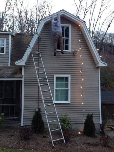 11+ of the Laziest Christmas Decoration Attempts 11+ of the Laziest Christmas Decoration Attempts