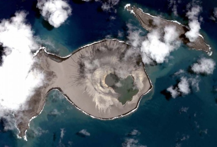 This Shapeshifting Pacific Island Might Be Similar to Martian Volcanoes