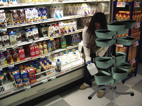 This Store's Baskets Solve One of the Most Annoying Things About Shopping This Store's Baskets Solve One of the Most Annoying Things About Shopping