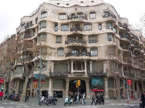 sektor klipning jeans Antoni Gaudi: Biography, Buildings, Architecture