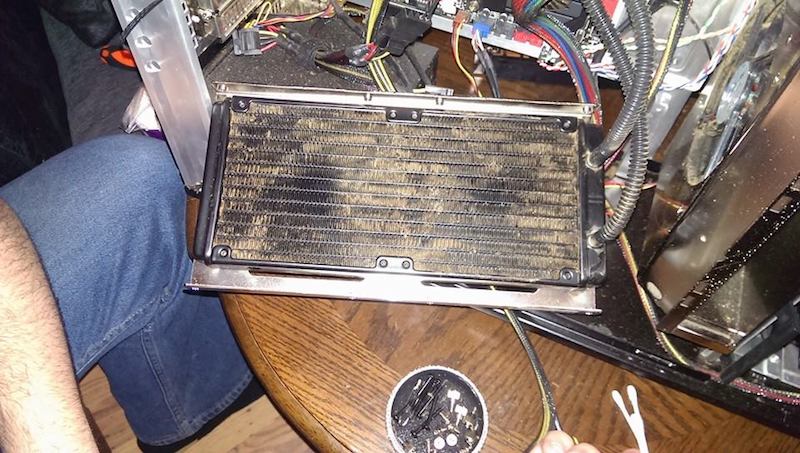 Looking to Build Your Own Computer? Learn What Not to Do From These Hilarious Fails Looking to Build Your Own Computer? Learn What Not to Do From These Hilarious Fails