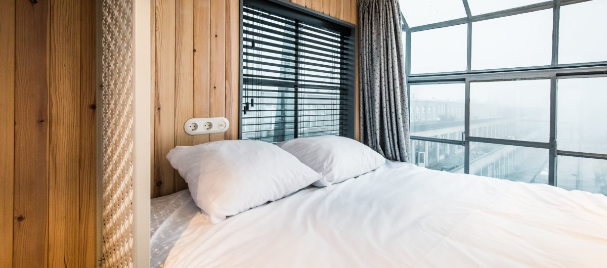This Old Crane Is Converted into a Luxurious Two Bedroom Apartment This Old Crane Is Converted into a Luxurious Two Bedroom Apartment