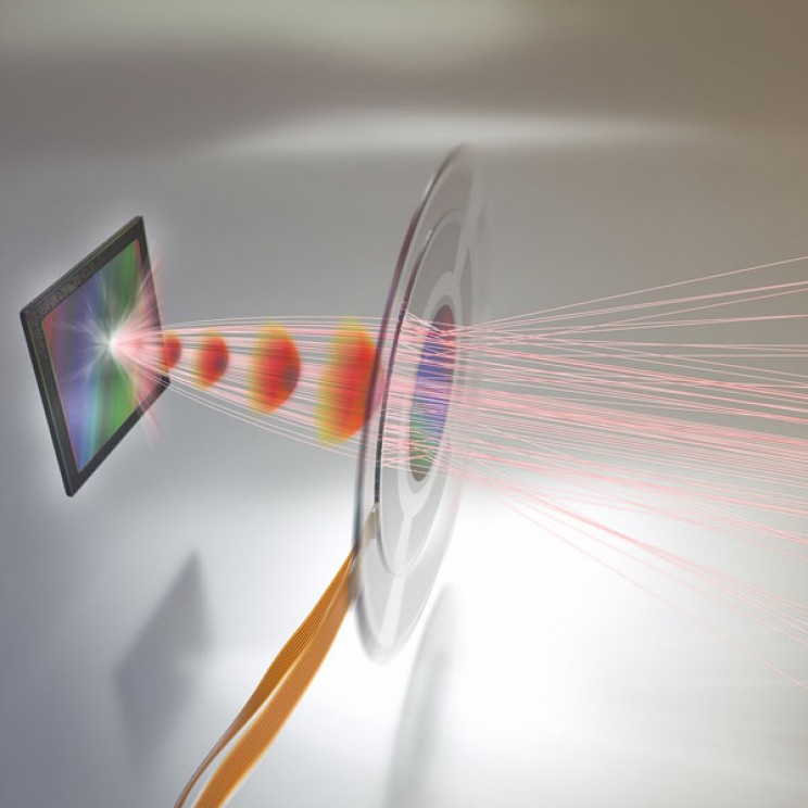 New Lens Lets Fake Eyes Operate More Closely to Human Eyes New Lens Lets Fake Eyes Operate More Closely to Human Eyes