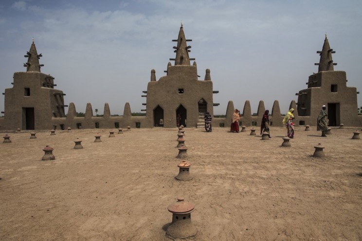 The Great Mosque of Djenné: The World's Largest Mud-Brick Structure The Great Mosque of Djenné: The World's Largest Mud-Brick Structure