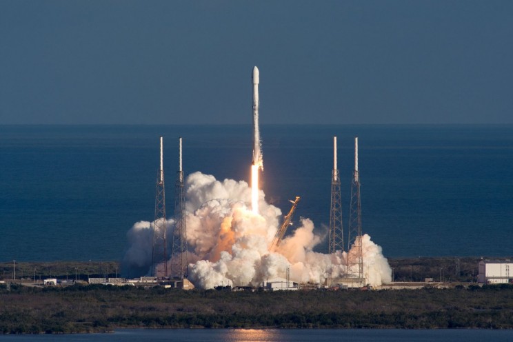 SpaceX vehicles Falcon 9