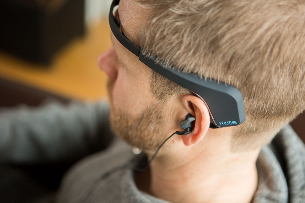 This Brain Sensing Headband Guides You through the Art of Meditation This Brain Sensing Headband Guides You through the Art of Meditation