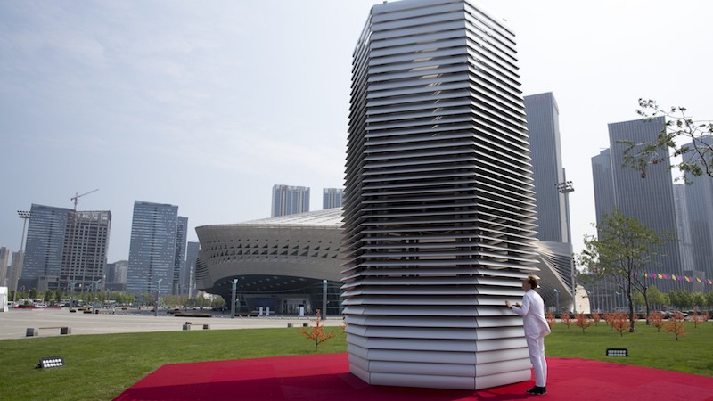 This Amazing Smog Vacuum Cleaner Turns Air Pollution into Jewelry This Amazing Smog Vacuum Cleaner Turns Air Pollution into Jewelry