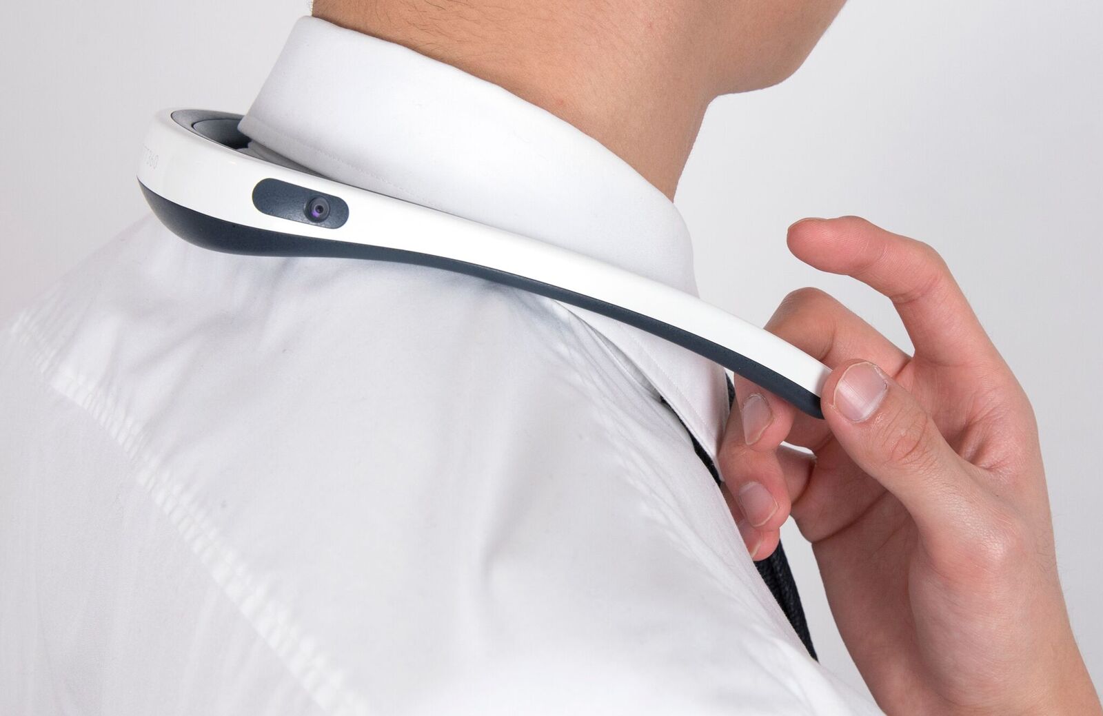 This New 360-Degree Camcorder Neckband Captures the World From your Point of View This New 360-Degree Camcorder Neckband Captures the World From your Point of View
