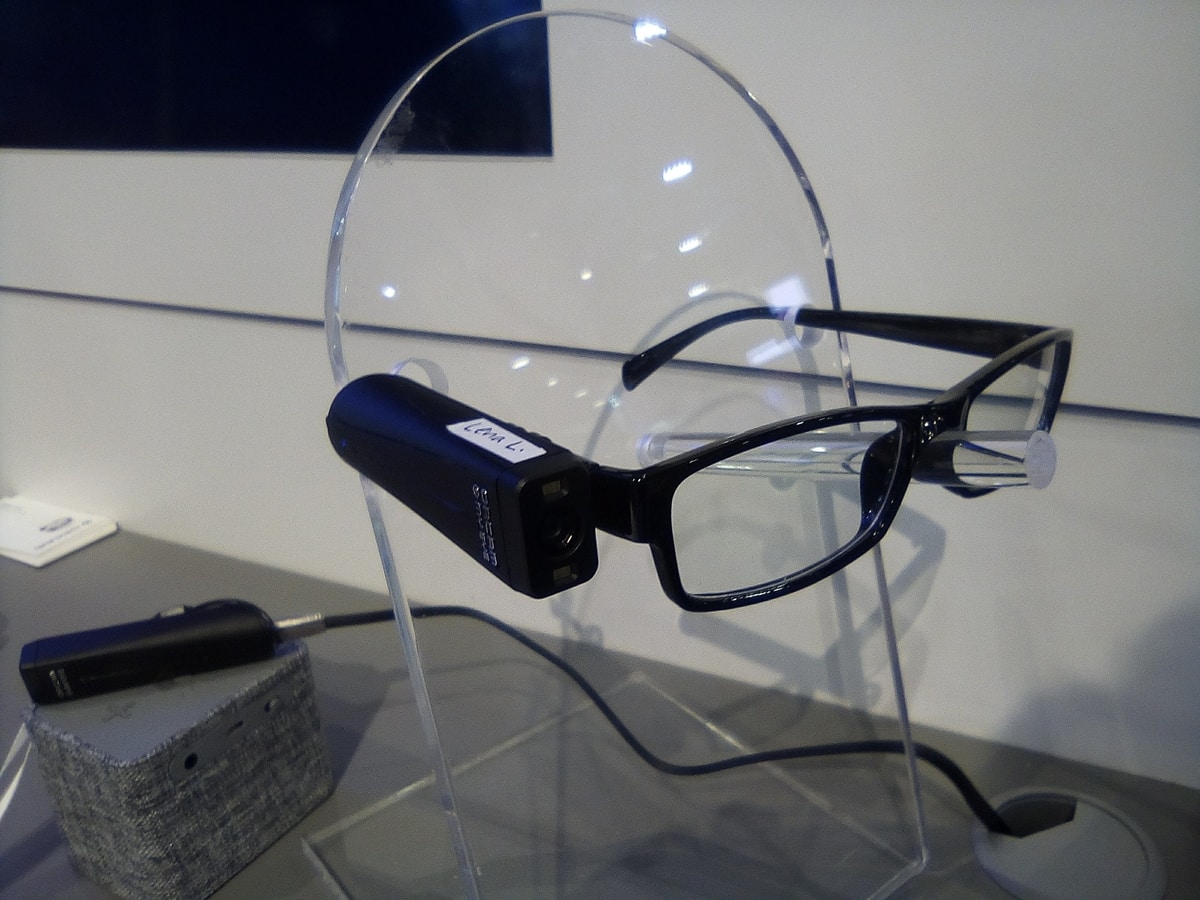 This Device Re-Imagines High-Tech Vision Solutions for the Blind and Partially Sighted This Device Re-Imagines High-Tech Vision Solutions for the Blind and Partially Sighted