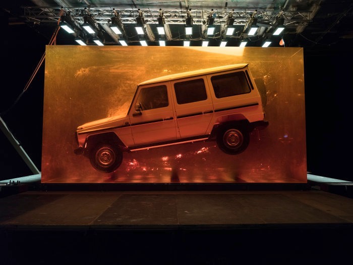 Mercedes Encases 1979 G-Class in 44.4 Tonnes of Synthetic Resin Mercedes Encases 1979 G-Class in 44.4 Tonnes of Synthetic Resin