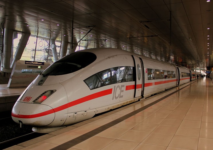 Top 10 Most Performant High-Speed Rail Trains of the World Top 10 Most Performant High-Speed Rail Trains of the World