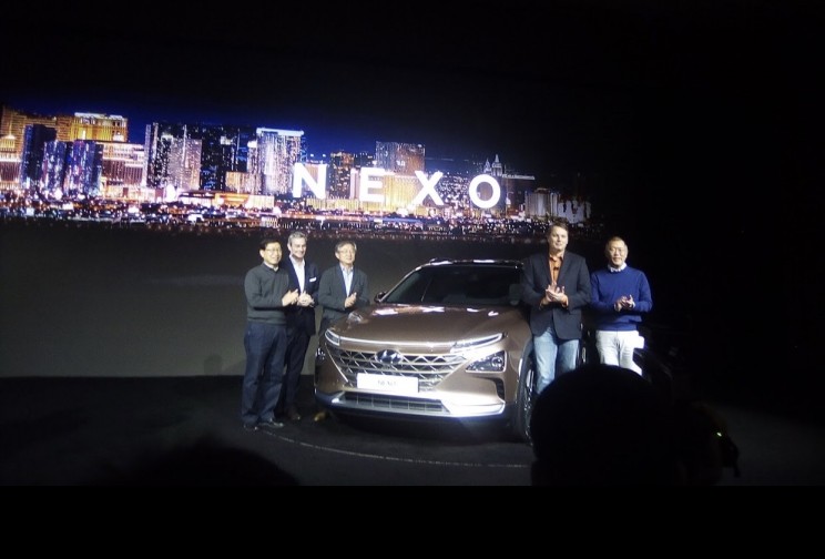 Hyundai Unveils Fuel Cell-Powered SUV with an Impressive Range of 370 Miles Hyundai Unveils Fuel Cell-Powered SUV with an Impressive Range of 370 Miles