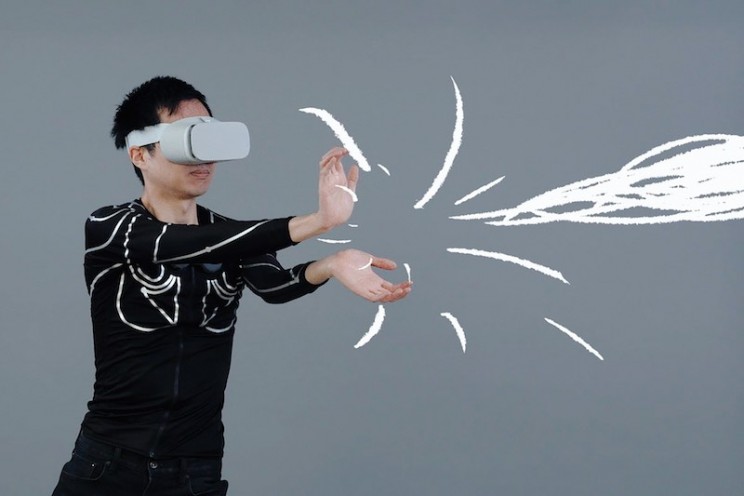 Your Whole Upper Body Becomes a Game Controller When Wearing This Smart Shirt Your Whole Upper Body Becomes a Game Controller When Wearing This Smart Shirt