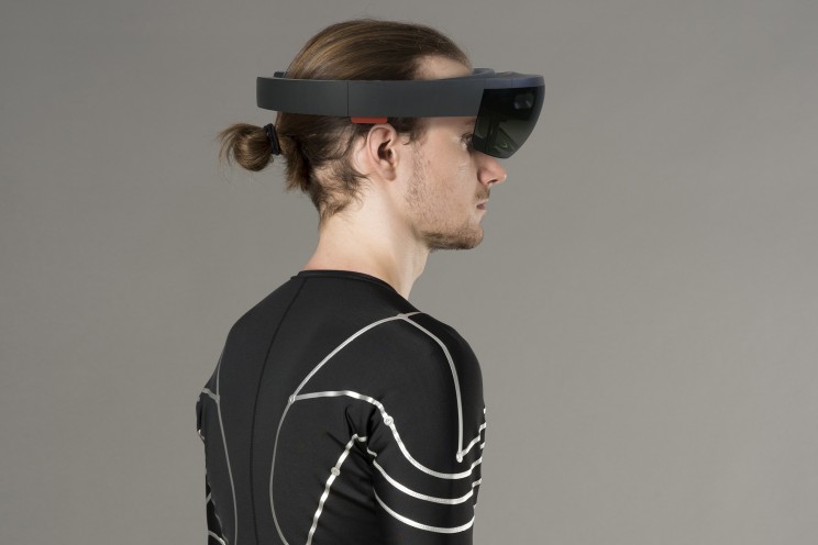 Your Whole Upper Body Becomes a Game Controller When Wearing This Smart Shirt Your Whole Upper Body Becomes a Game Controller When Wearing This Smart Shirt