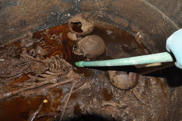The 2000-Year-Old Sarcophagus Finally Opened Despite Hilarious Warning Tweets The 2000-Year-Old Sarcophagus Finally Opened Despite Hilarious Warning Tweets