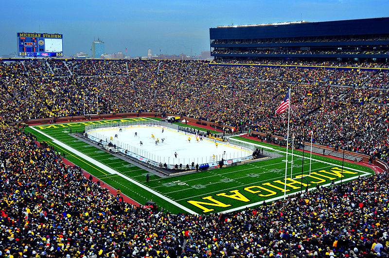 15 of the Most Impressive and Coolest Stadiums Around the World 15 of the Most Impressive and Coolest Stadiums Around the World