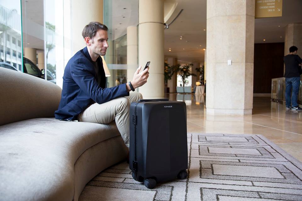 Vision-Powered Carry-on Luggage Can 