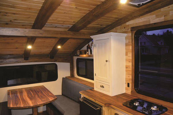 Solar-powered Boat is the Perfect Tiny Home for a Life of Sailing Solar-powered Boat is the Perfect Tiny Home for a Life of Sailing