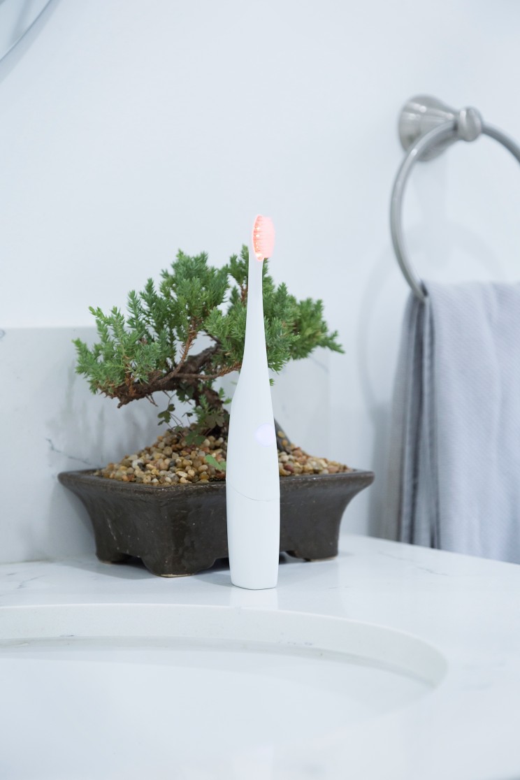 This Toothbrush Uses Cutting Edge Light Technology to Get Your Teeth Sparkling White and Healthy This Toothbrush Uses Cutting Edge Light Technology to Get Your Teeth Sparkling White and Healthy