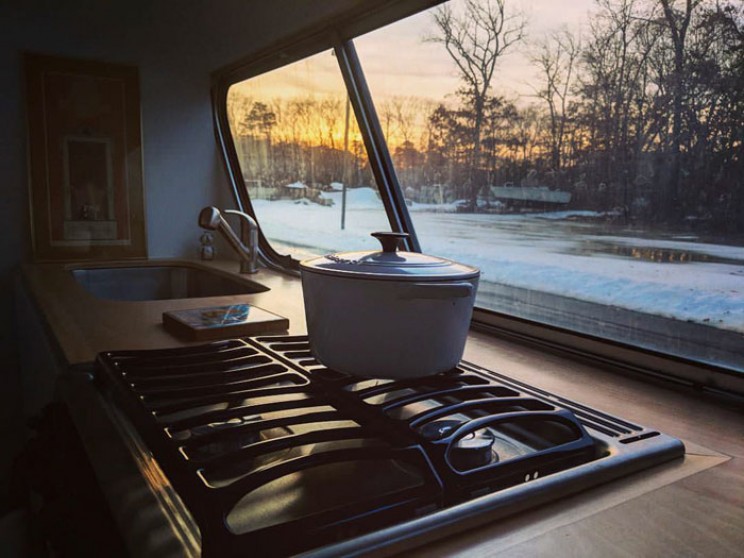 It Took 3 Years to Convert an Old Greyhound Bus into This Stunning Mobile Home It Took 3 Years to Convert an Old Greyhound Bus into This Stunning Mobile Home