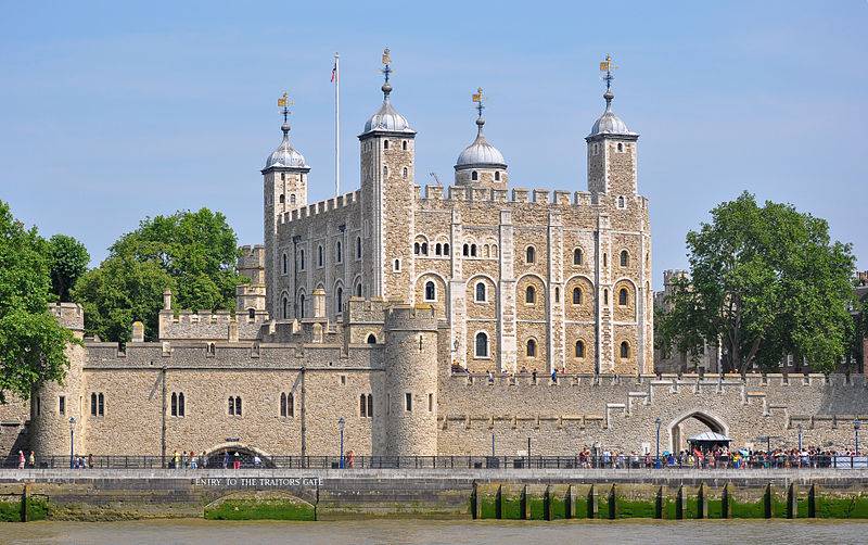 21 of the Great Fortresses Around the World 21 of the Great Fortresses Around the World