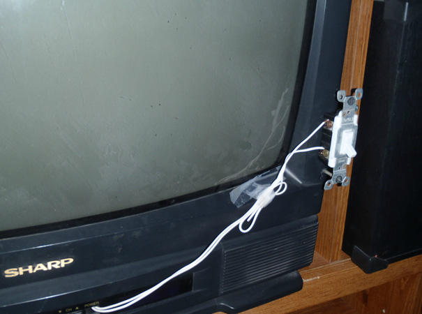 15 Terrible Yet Resourceful Appliance Repair Fails 15 Terrible Yet Resourceful Appliance Repair Fails