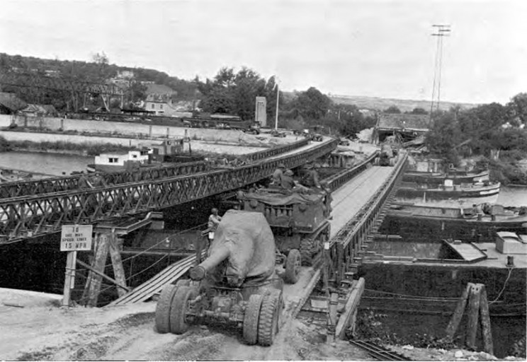 The Pontoon Bridge: The Floating Bridge from Ancient China Used in the Biggest 20th Century Battles The Pontoon Bridge: The Floating Bridge from Ancient China Used in the Biggest 20th Century Battles