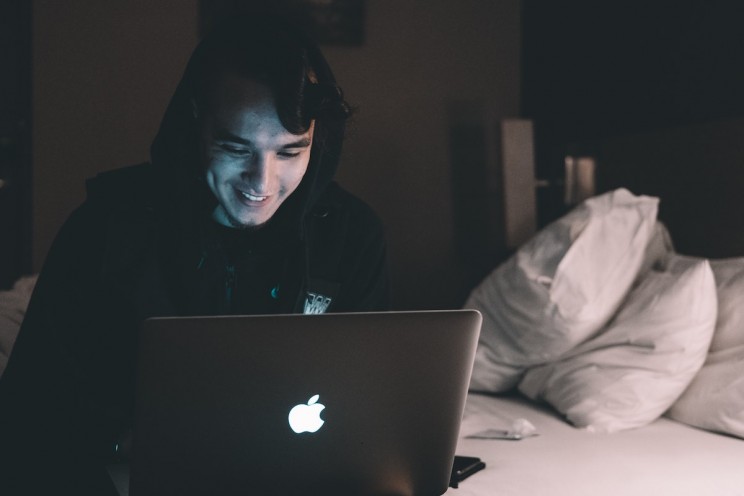 11 Easy Ways to Reduce Your Screen Time 11 Easy Ways to Reduce Your Screen Time