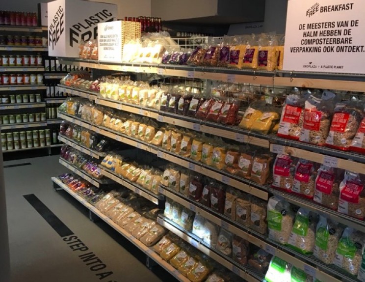 Amsterdam Now Has the World's First Plastic-Free Supermarket Aisle Amsterdam Now Has the World's First Plastic-Free Supermarket Aisle