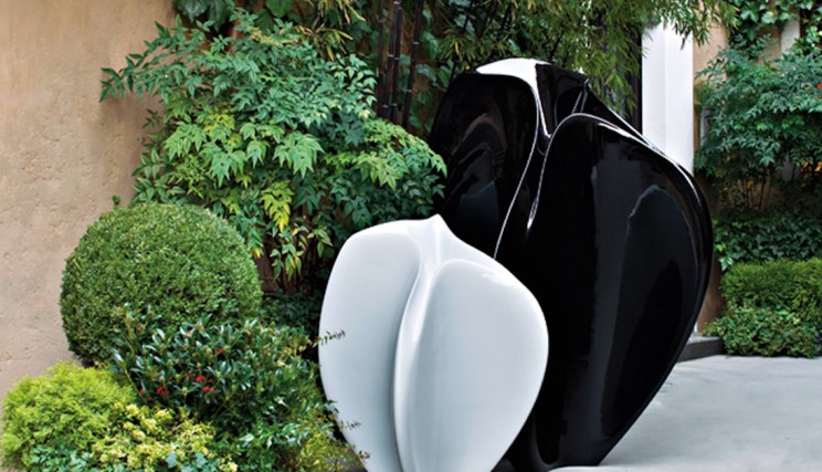 Queen of the Curve: 11 of Zaha Hadid’s Most Memorable Collaborative Products and Architectural Projects Queen of the Curve: 11 of Zaha Hadid’s Most Memorable Collaborative Products and Architectural Projects