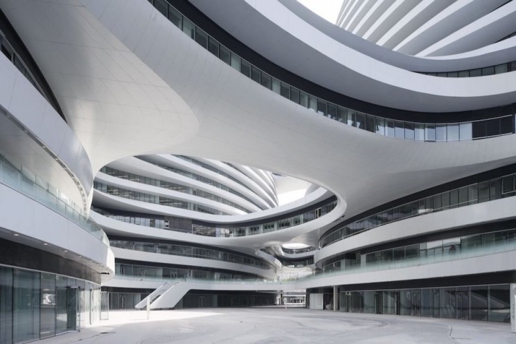 Queen of the Curve: 11 of Zaha Hadid’s Most Memorable Collaborative Products and Architectural Projects Queen of the Curve: 11 of Zaha Hadid’s Most Memorable Collaborative Products and Architectural Projects