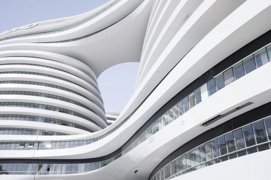 Queen of the Curve: 11 of Zaha Hadid’s Most Memorable Collaborative Products and Architectural Projects Queen of the Curve: 11 of Zaha Hadid’s Most Memorable Collaborative Products and Architectural Projects