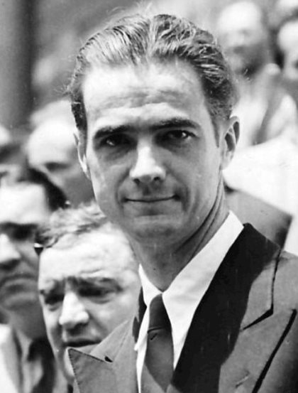Howard Hughes in 1938 Howard Hughes in 1938