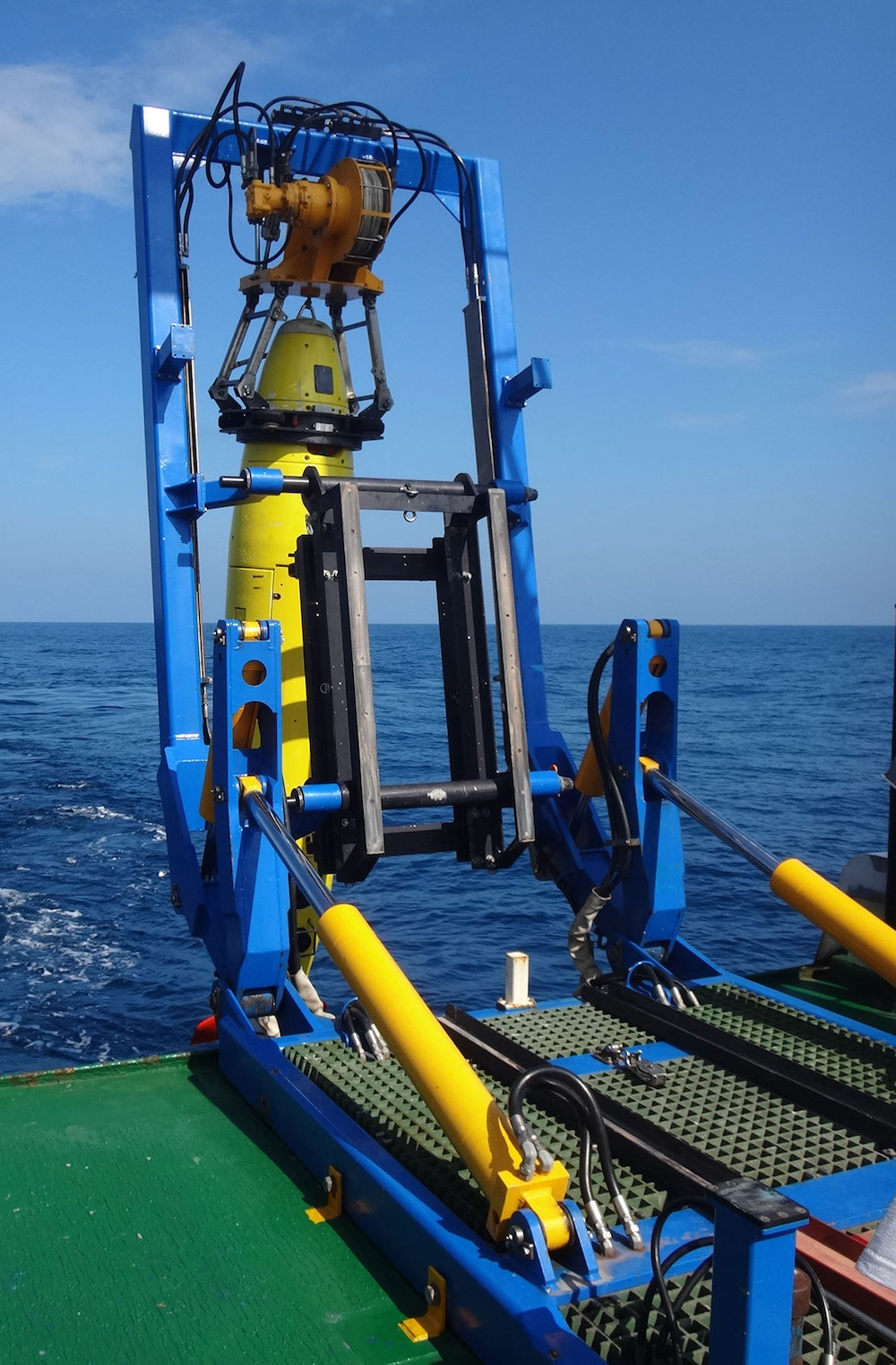 Robot Submarine Discovers 300-Year-Old Shipwreck with $17 Billion in Treasure Robot Submarine Discovers 300-Year-Old Shipwreck with $17 Billion in Treasure
