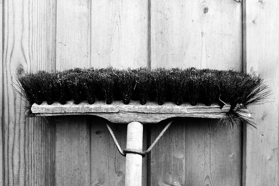 15 Things You Can Fix Around the House with a Rubber Band 15 Things You Can Fix Around the House with a Rubber Band
