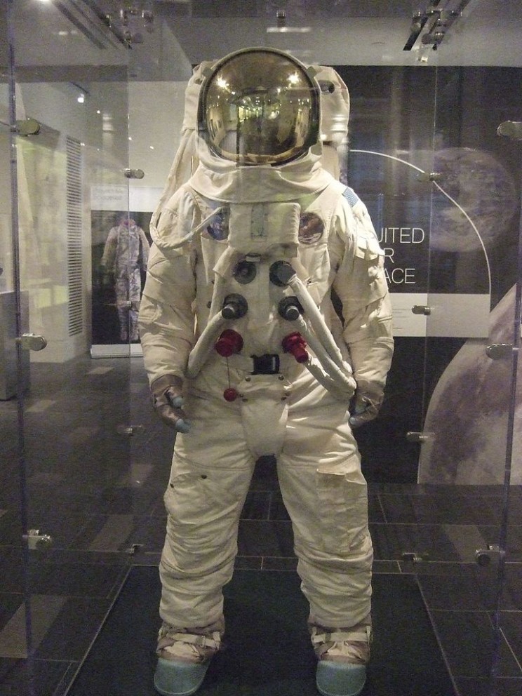 The Evolution of the Spacesuit: From the Project Mercury Suit to the Aouda.X Human-Machine Interface The Evolution of the Spacesuit: From the Project Mercury Suit to the Aouda.X Human-Machine Interface