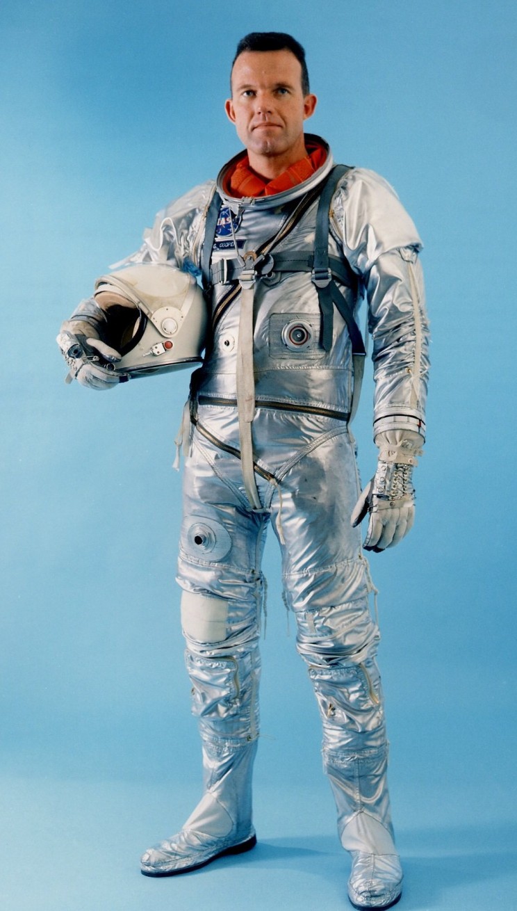 The Evolution of the Spacesuit: From the Project Mercury Suit to the Aouda.X Human-Machine Interface The Evolution of the Spacesuit: From the Project Mercury Suit to the Aouda.X Human-Machine Interface